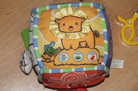 Interaktivne zvukove kocky vyborny stav, 