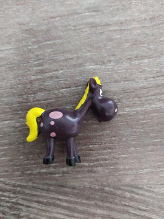 Figurka konik,
