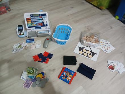 Klein pokladňa s platobným terminálom + obchod,