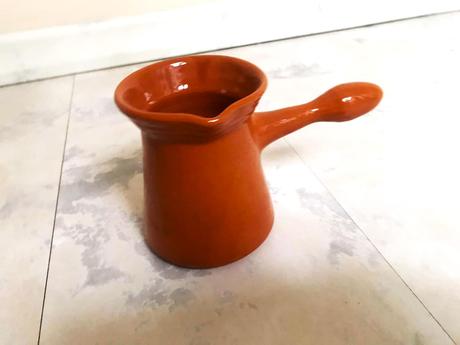 Džezva z prírodnej pálenej keramiky, 