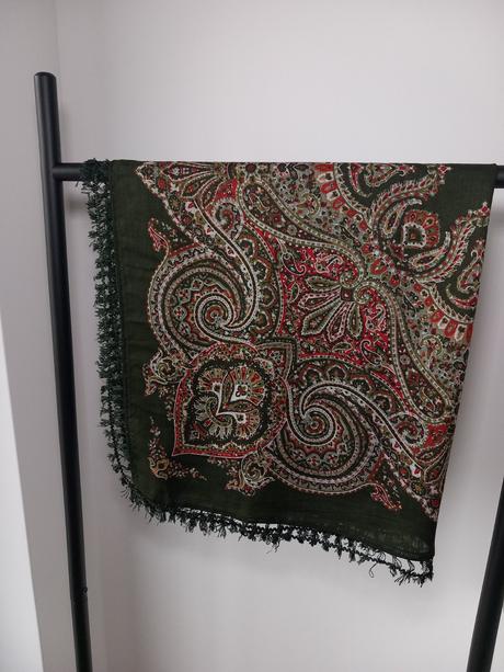 Zelená vlnená šatka so vzorom 84x84 cm, 