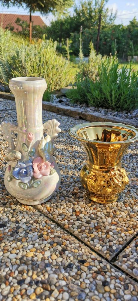 Šálky a vázičky, 