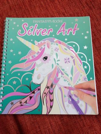 Omaľovánky v knihe+gratis 1 ks,