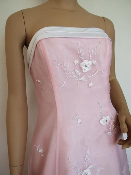 Spoločenské šaty, 36