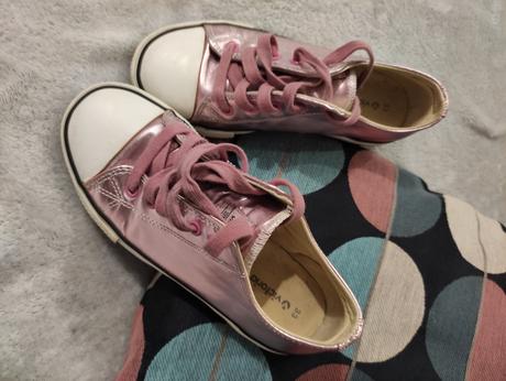 Tenisky victoria, 33