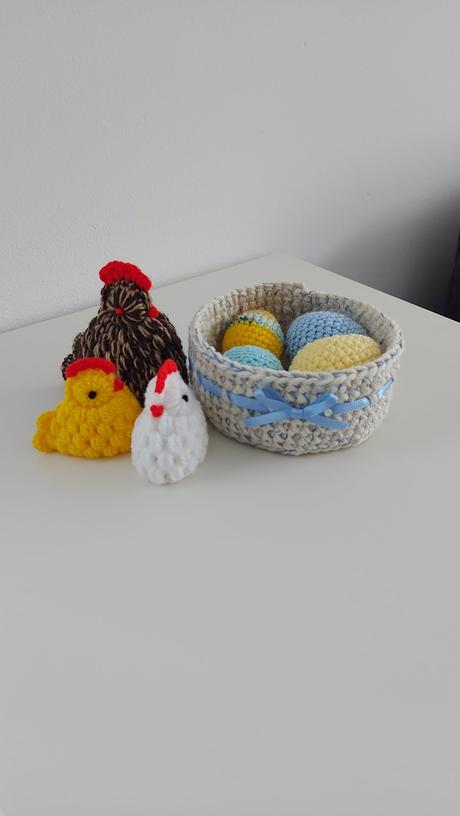 Veľkonočná dekorácia s háčkovaným košíčkom 2, 