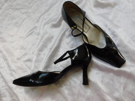 Pekne lakovane sandalky, c&a,38
