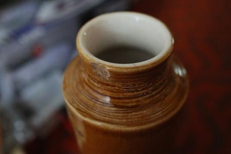 Keramické a porcelánové vázy,