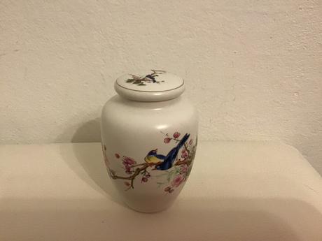 Keramická nádoba s uzáverom, 