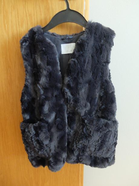Kožušinová vesta zara 140, zara,140