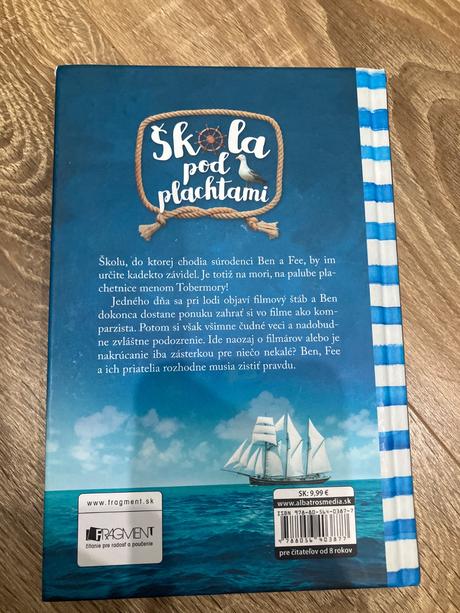 Škola pod plachtami, 