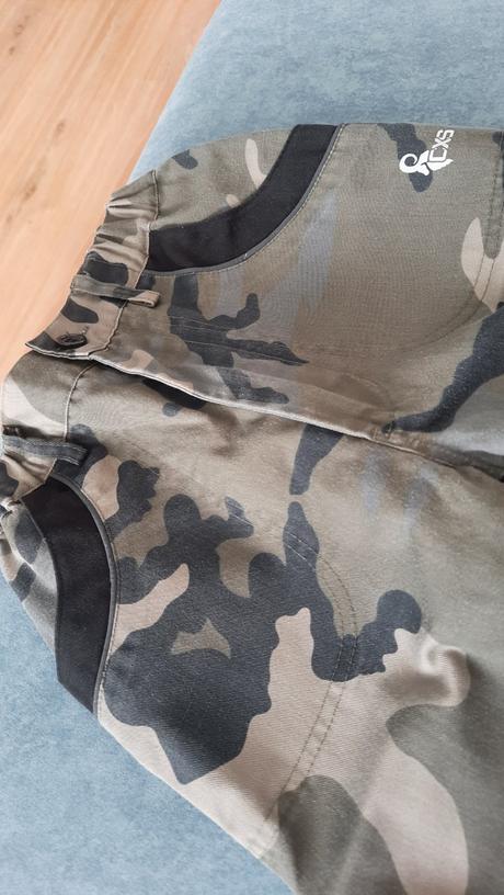 Maskáčové nohavice, 140