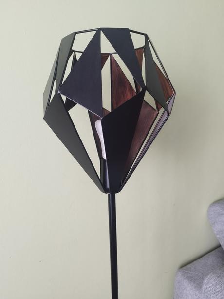 Štýlová stojacia lampa,