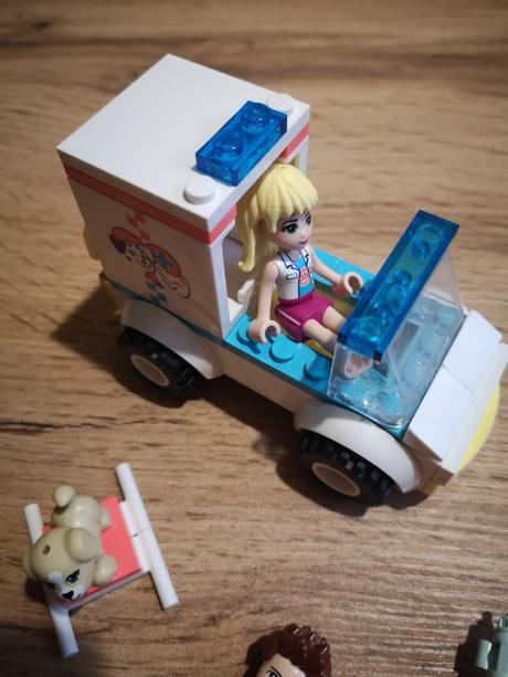 Lego friends 41694 veterinárna sanitka, 