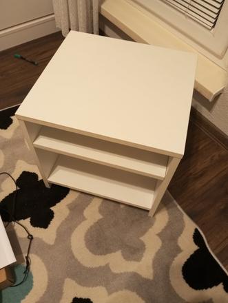 Nočný stolík/príručny stolík,