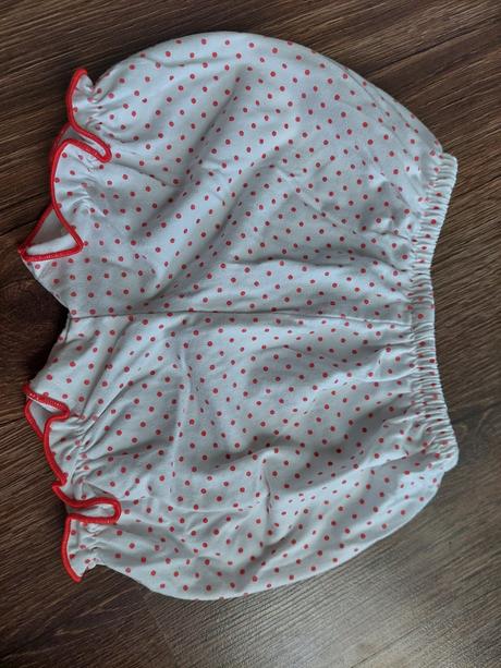 Nádherné šaty, 80