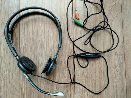 Slúchadká s mikrofónom, 