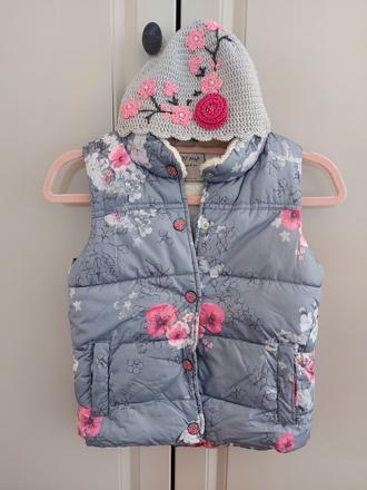 Vesta s čiapkou next, next,116