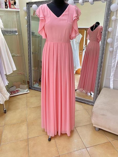 Jednoduché, padavé spoločenské šaty, m / s