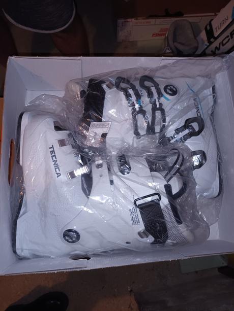 Dámske lyžiarky, tecnica,38