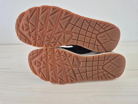 Dievcenske zateplene topanky sketchers, skechers,38