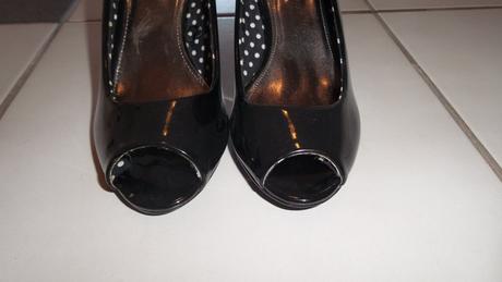 Čierne lodičky, 37