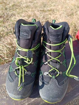 Turistické topanky, 32