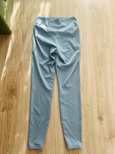 Skvelé legíny značky oysho comfortlux, s