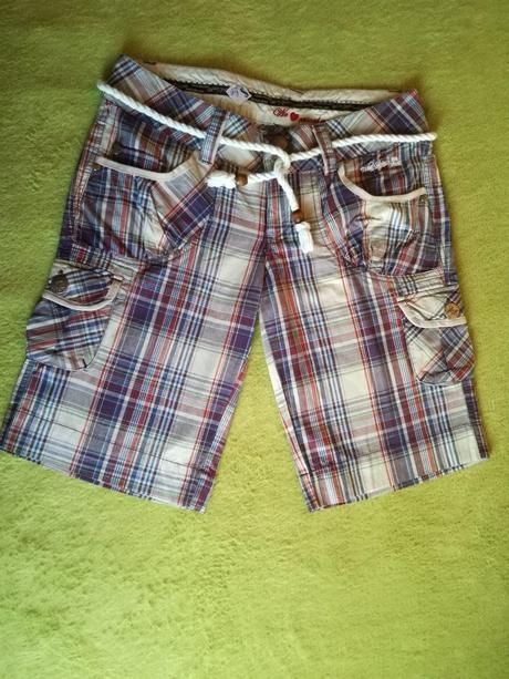 Dievčenské kapri s, 158