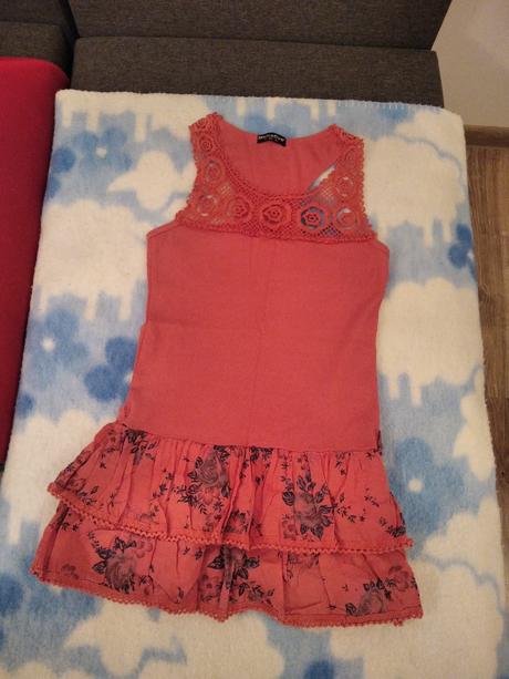 Dlhé tričko/šaty s čipkou a riasenym veľkosť m/l, m