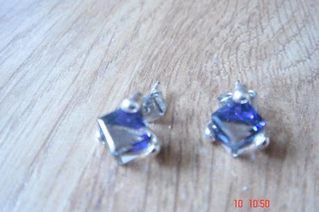 Modre kocky nausnicky, 