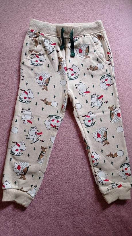 Vianočné teplaky moomin, 98