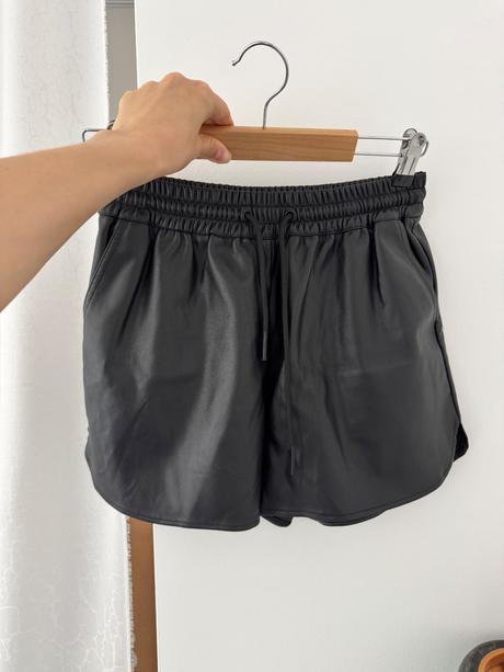 Čierne kozene kraťasy h&m, h&m,s