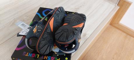 Nove sandalky kappa s autickom blikajuce vel 32, kappa,32