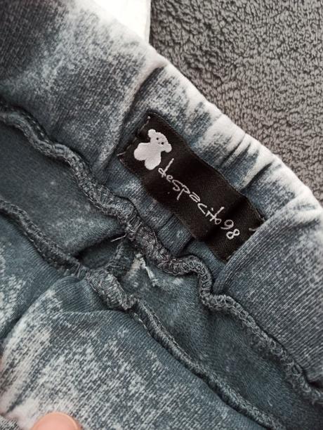 Tepláky despacito, 98