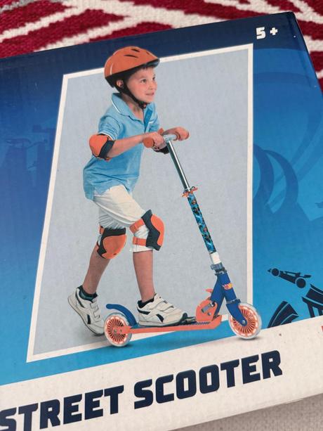 Disney kolobežka paw patrol, hot wheels,