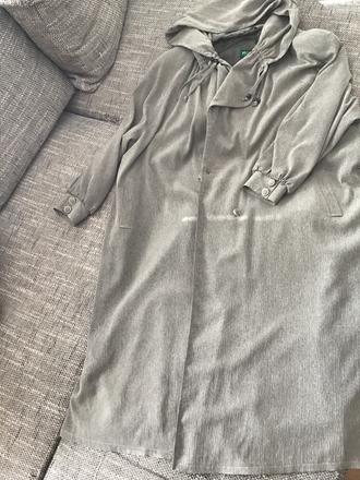 Pekný dlhy, prechodný, ľahký kabát s kapucňou, 54