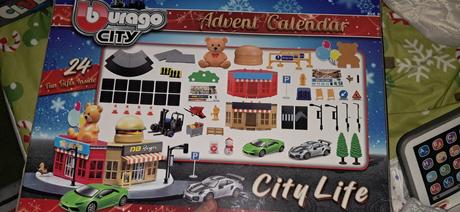 Otvorený, ale kompletný adventný kalendár, 