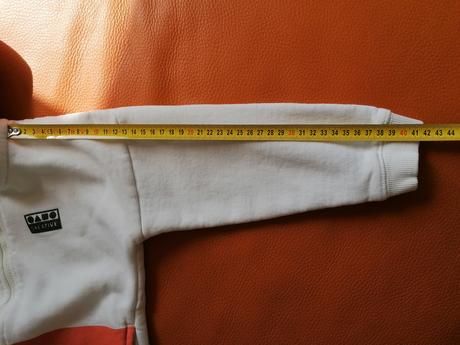 Bledá mikinka, reserved,116