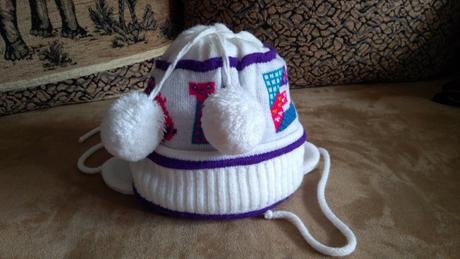 Zimná čiapka rales s brmbolcami, 98