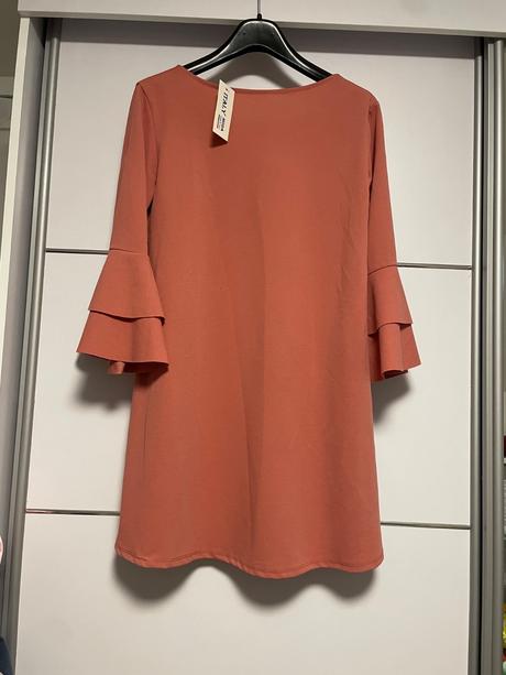 Predám nové staroružové šaty, 