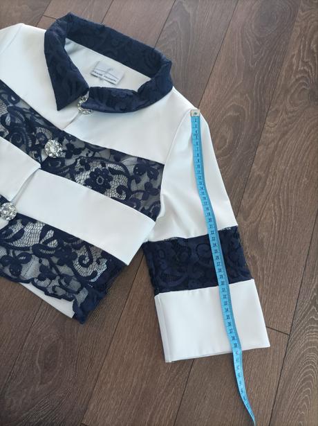 Slávnostné šaty, 40