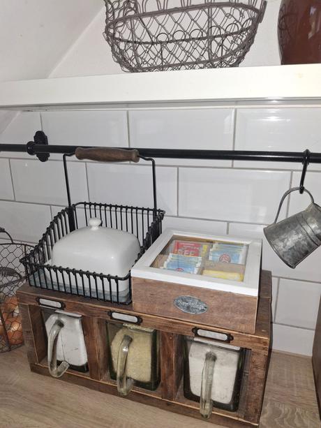 Drevená vidiecka, vintage krabička na čaje,
