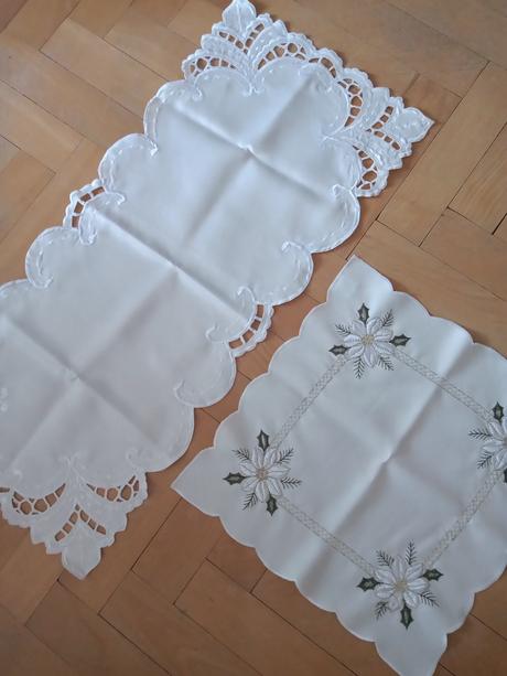 Dva dekoračné obrusy, 