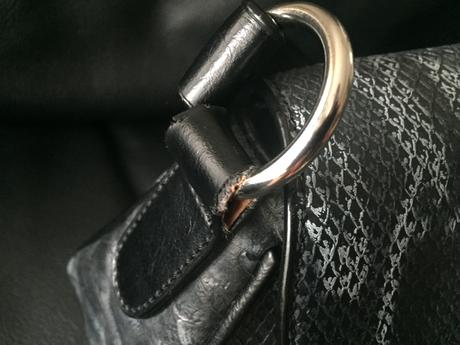 Kozena kabelka s hadim vzorom,