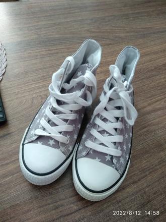 Nove tenisky, 36