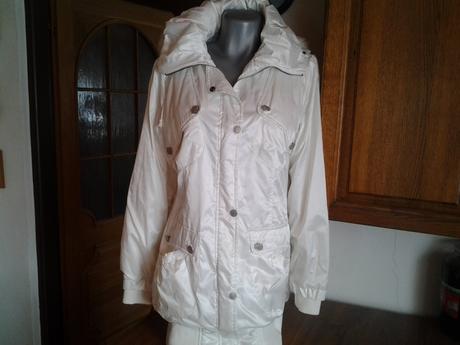 Biela vetrovka, xl