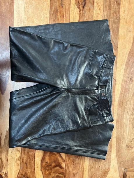 Čierne kožené nohavice, s