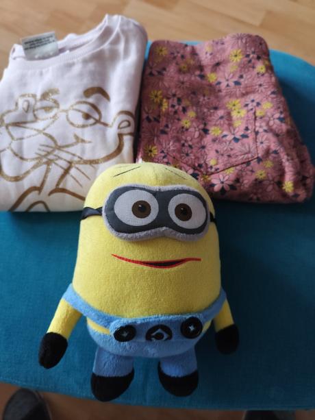 Mikinka plus leginky, 134