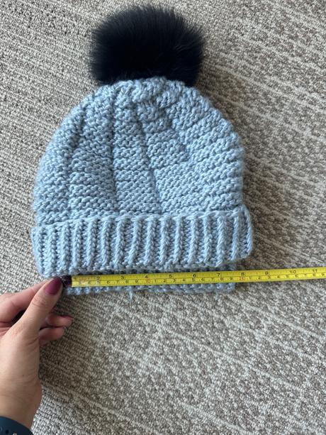 Zimná čiapka s brmbolčekom, 104